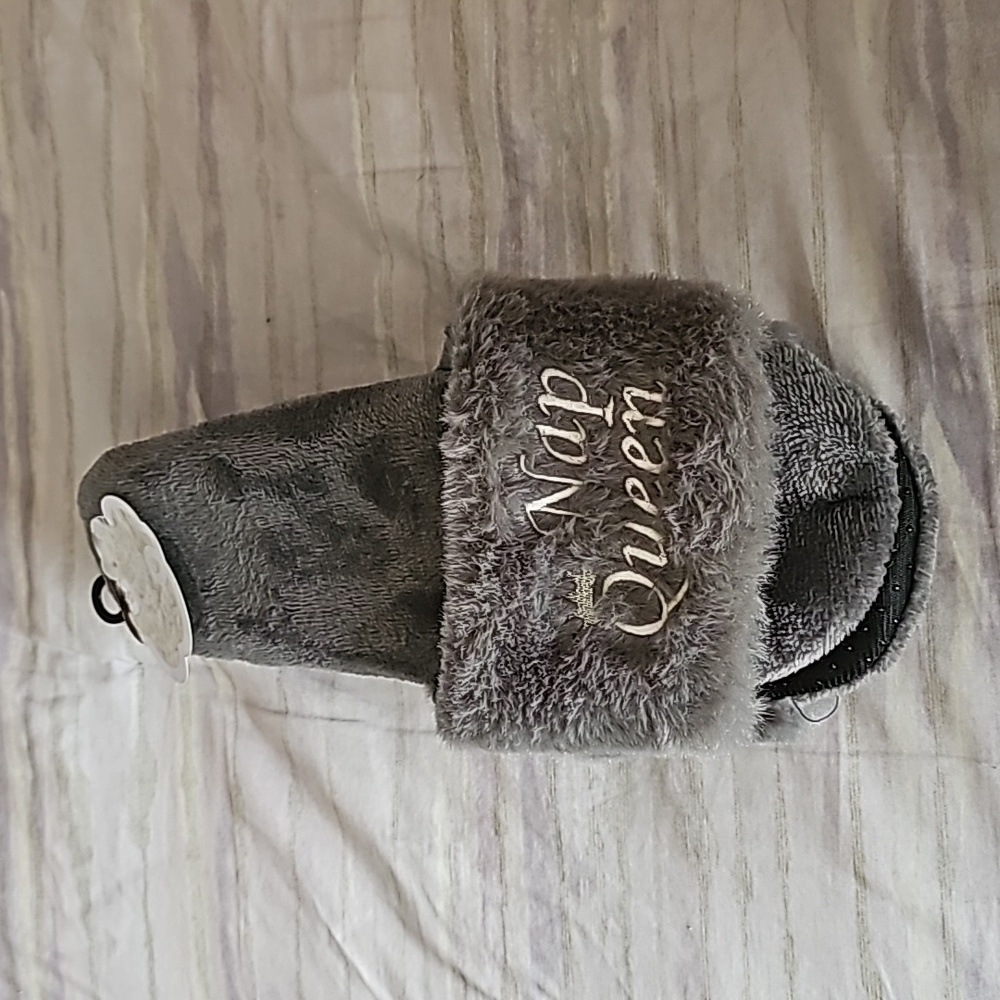 Women house shoes
